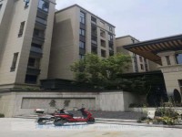 华鸿原墅排屋带汽车位二只带花园诚心卖 华鸿原墅排屋